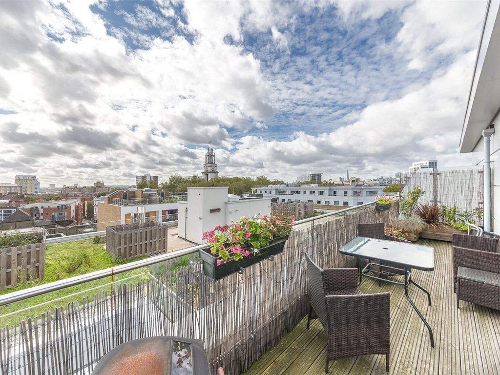 2 bed flat for sale in Langan House, 14 Keymer Place E14, £475,000