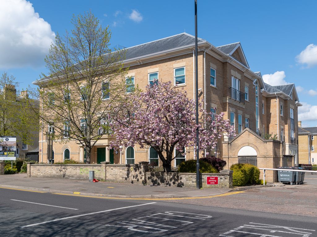 Office to let in County House, Chelmsford, 100 New London Road, Chelmsford CM2, £108,570 pa