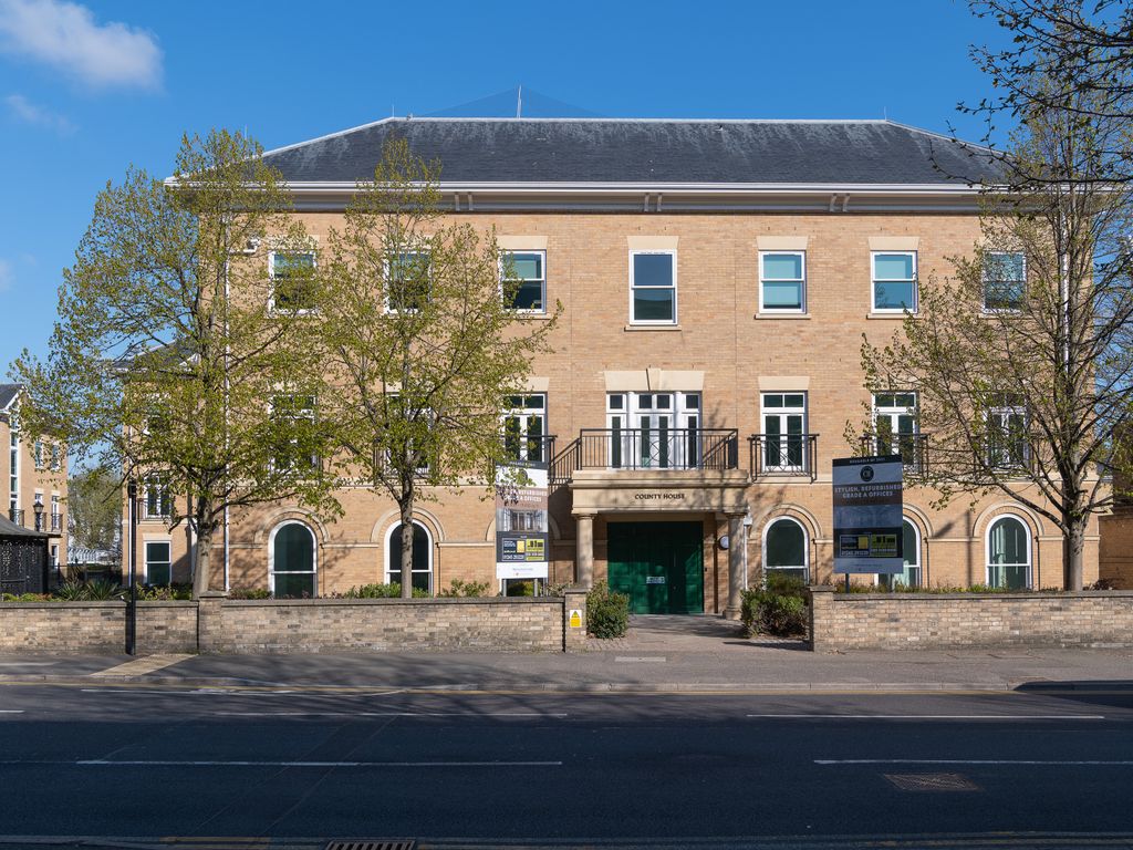 Office to let in County House, Chelmsford, 100 New London Road, Chelmsford CM2, £108,570 pa