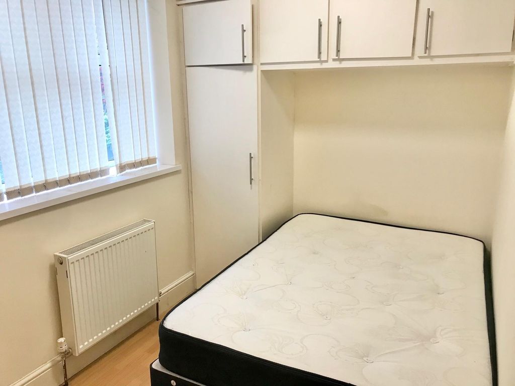 1 bed flat to rent in Richmond, Richmond Road, Cathays, Cardiff CF24, £600 pcm