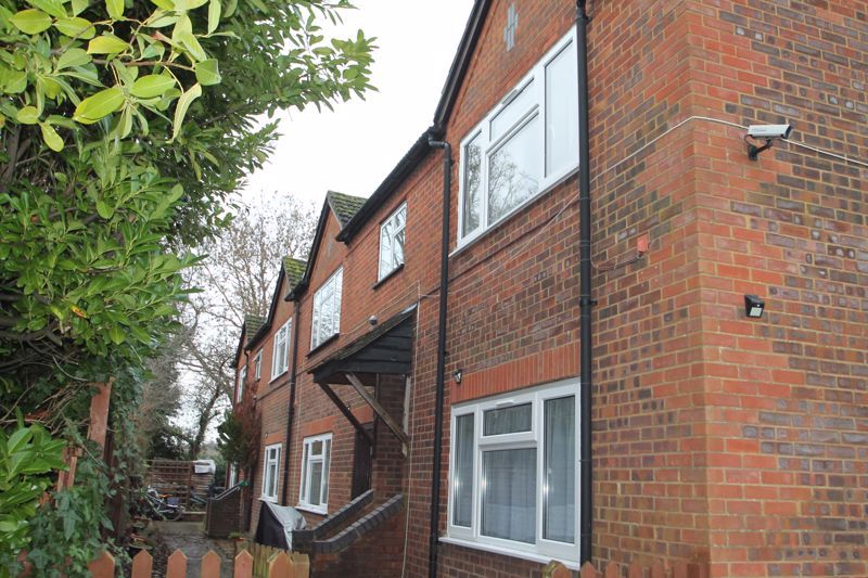 1 bed flat to rent in Cock Lane, High Wycombe HP13, £850 pcm