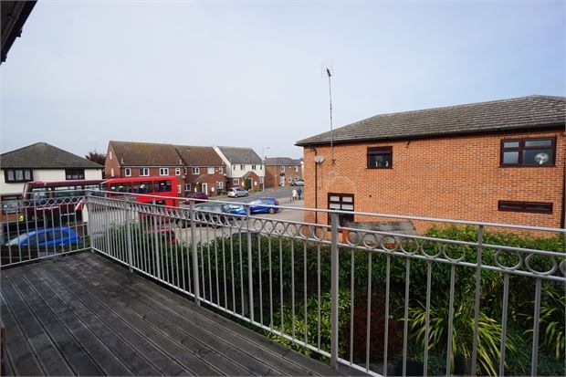 1 bed flat to rent in 1D Yorick Road, West Mersea, Essex. CO5, £895 pcm