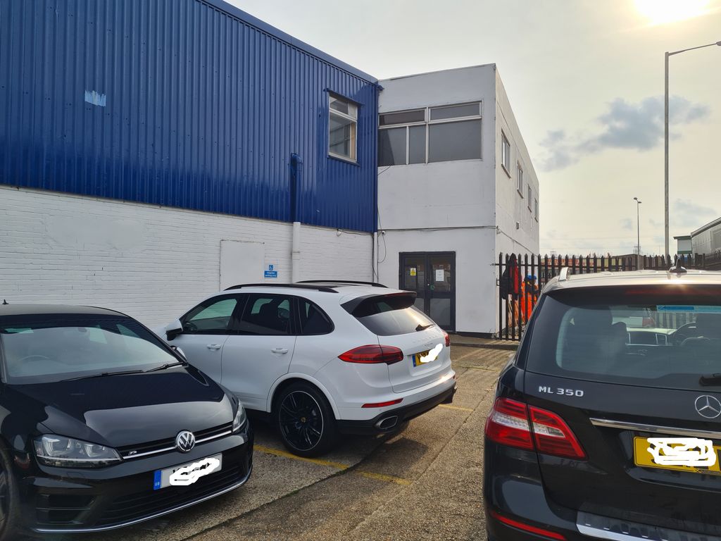Office to let in Gascoigne Road, Barking IG11, Non quoting