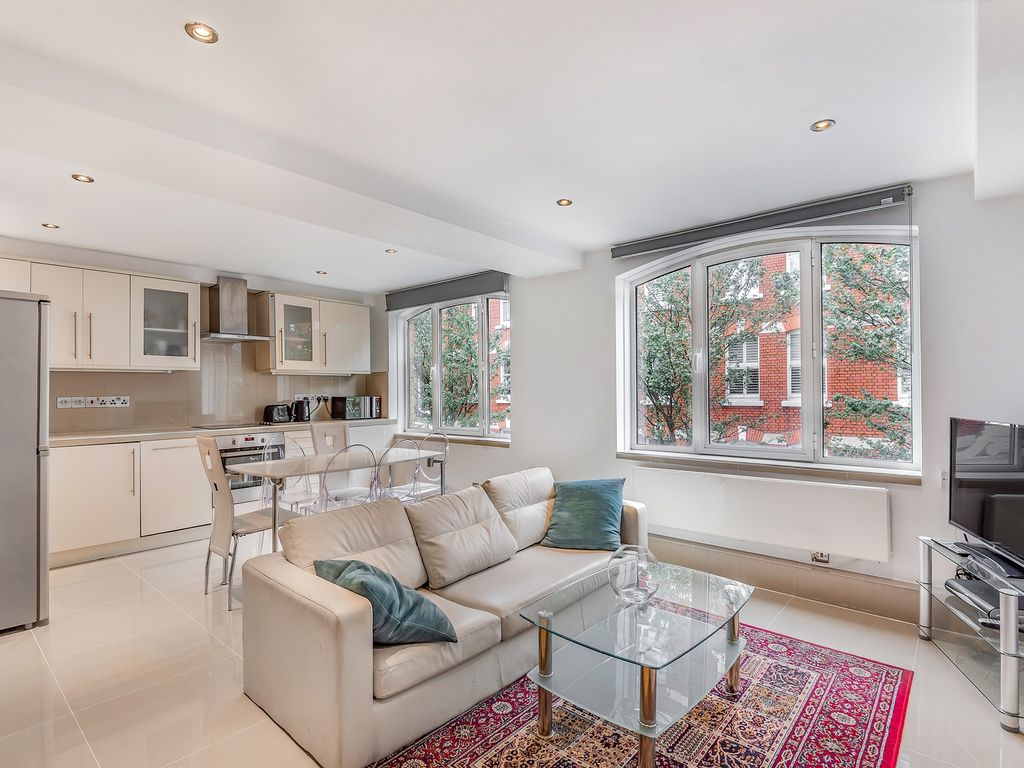 3 bed flat for sale in Shroton Street, London NW1, £725,000