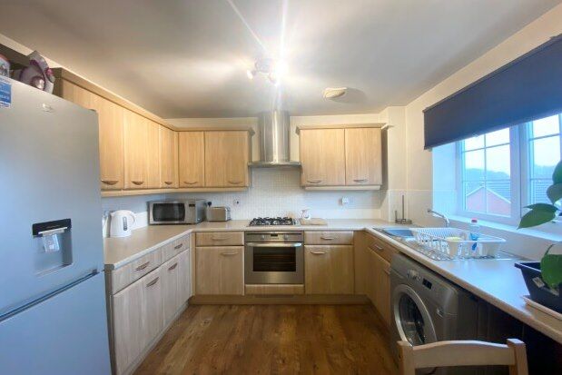 2 bed flat to rent in Valley Gardens Kingsway, Gloucester GL2, £900 pcm