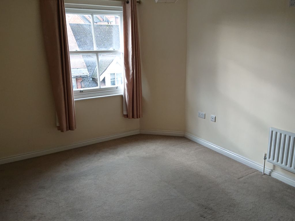 1 bed flat to rent in Bedford Street, Ampthill MK45, £850 pcm