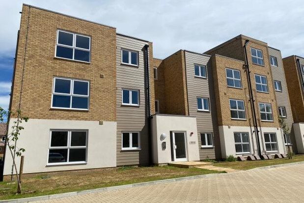 2 bed flat to rent in Fedora Court, Luton LU4, £959 pcm