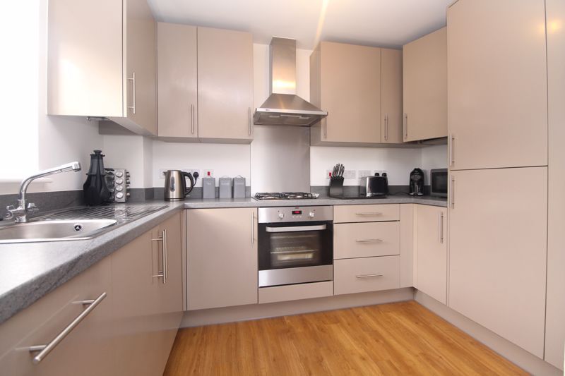 1 bed flat for sale in Megginson Way, New Cardington MK42, £170,000