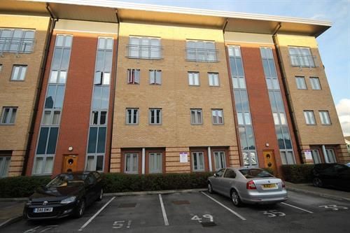 2 bed flat to rent in Ellis Street, Hulme, Manchester M15, £995 pcm