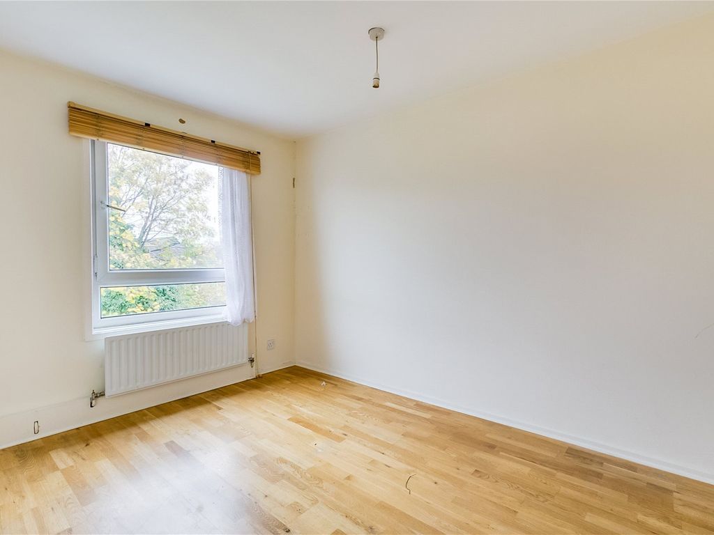 3 bed maisonette for sale in Gaskarth Road, Clapham South SW12, £595,000