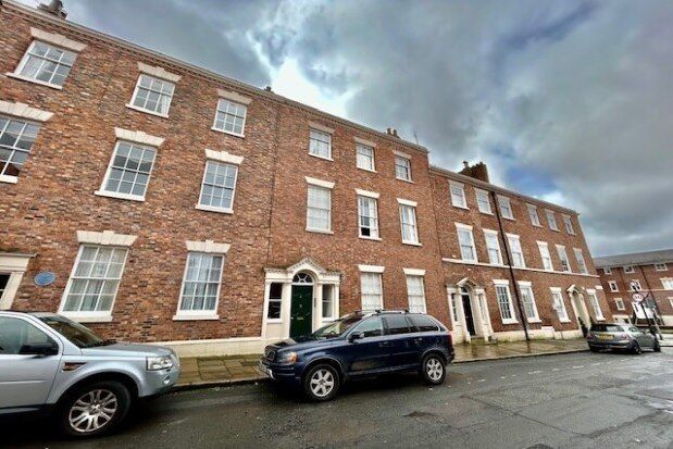 2 bed flat to rent in King Street, Chester CH1, £1,300 pcm