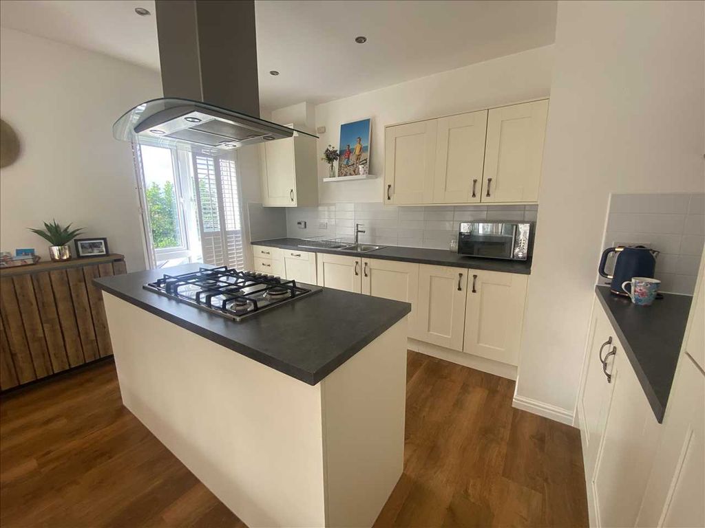 5 bed detached house for sale in Endeavour Avenue, Exeter EX2, £775,000