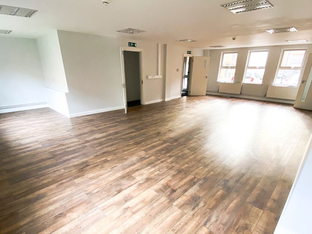 Office to let in 3 & 4 Albion Place, Albion Place, Hammersmith W6, £90,218 pa