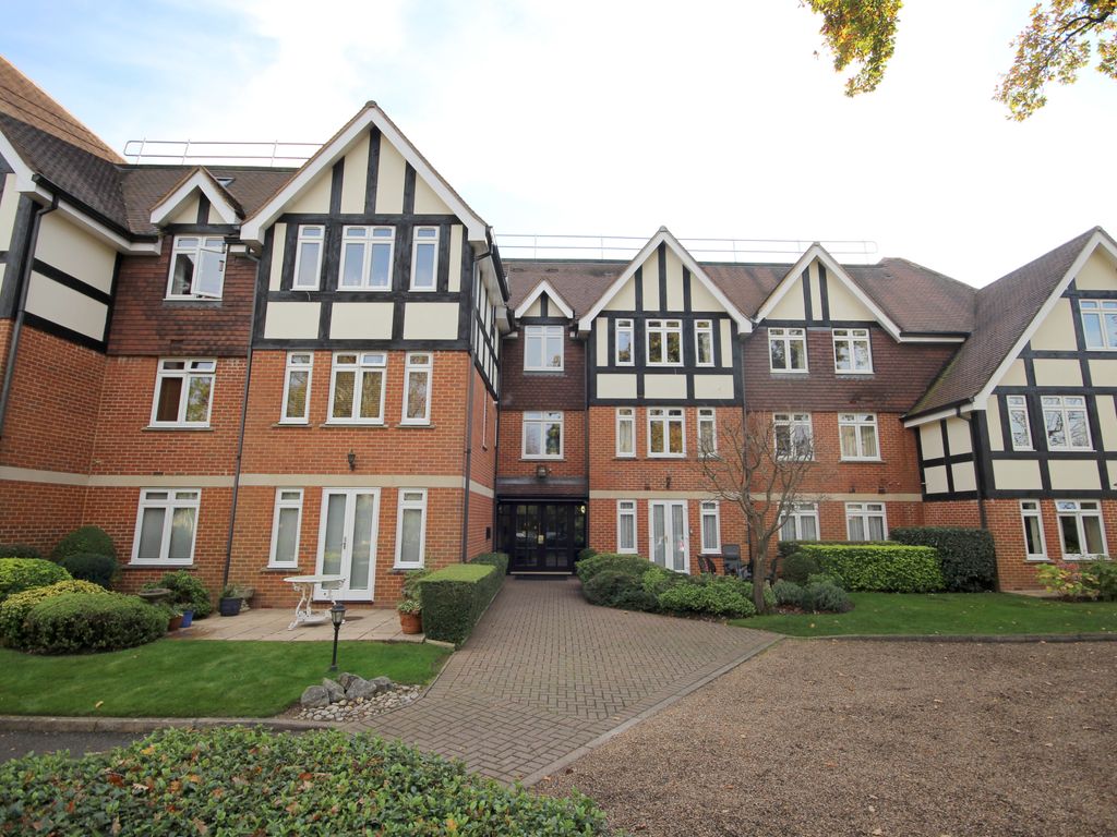 2 bed flat to rent in Glebelands Road, Wokingham RG40, £1,550 pcm