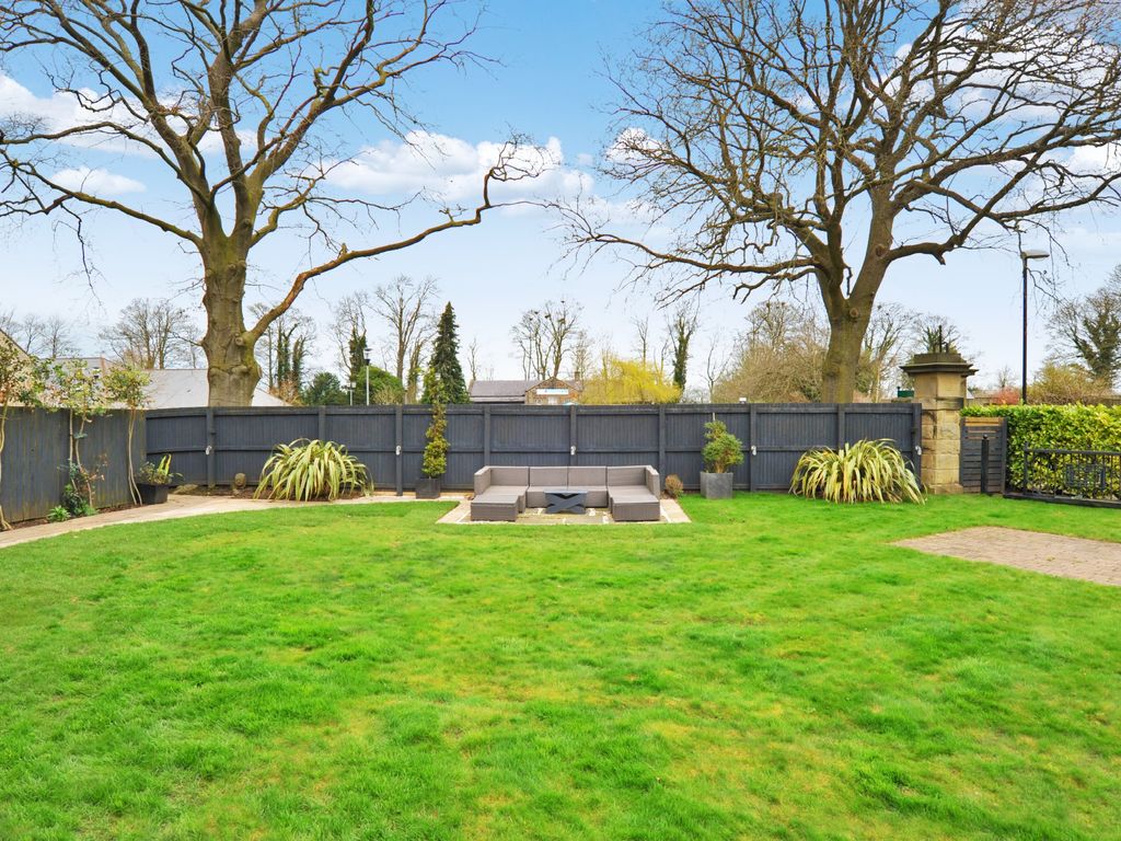 4 bed semi-detached house to rent in Chadwick Park, Knaresborough HG5, £2,600 pcm