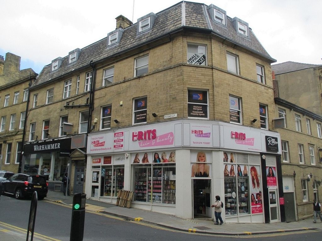 Office to let in Piccadilly, Bradford BD1, £6,760 pa