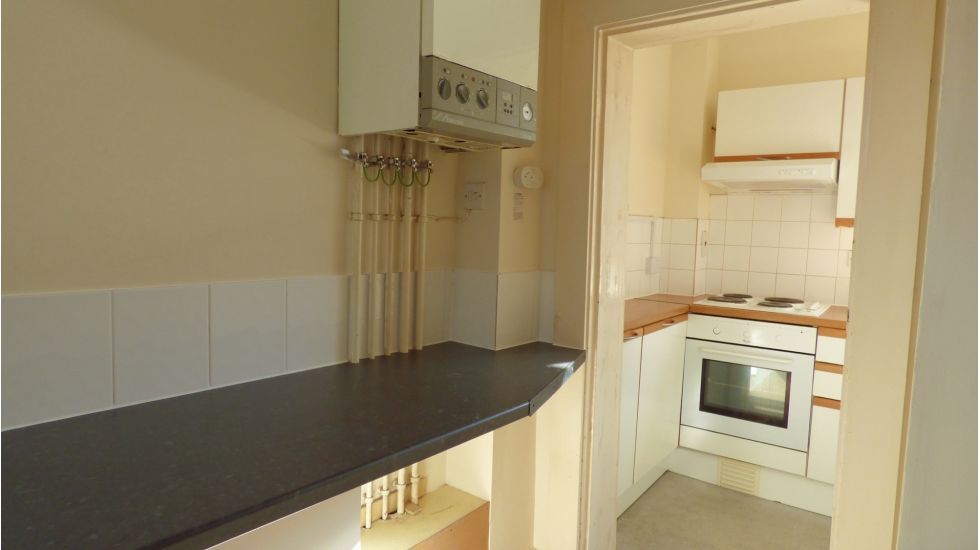 4 bed flat to rent in Cowley Road, Oxford OX4, £2,780 pcm