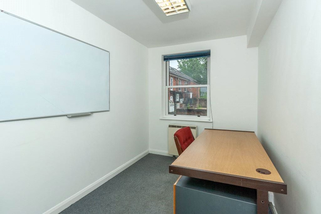 Office to let in High Street, Berkhamsted HP4, £8,940 pa