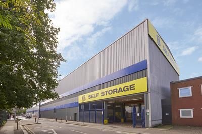 Warehouse to let in Stewarts Road, London SW8, £4,392 pa