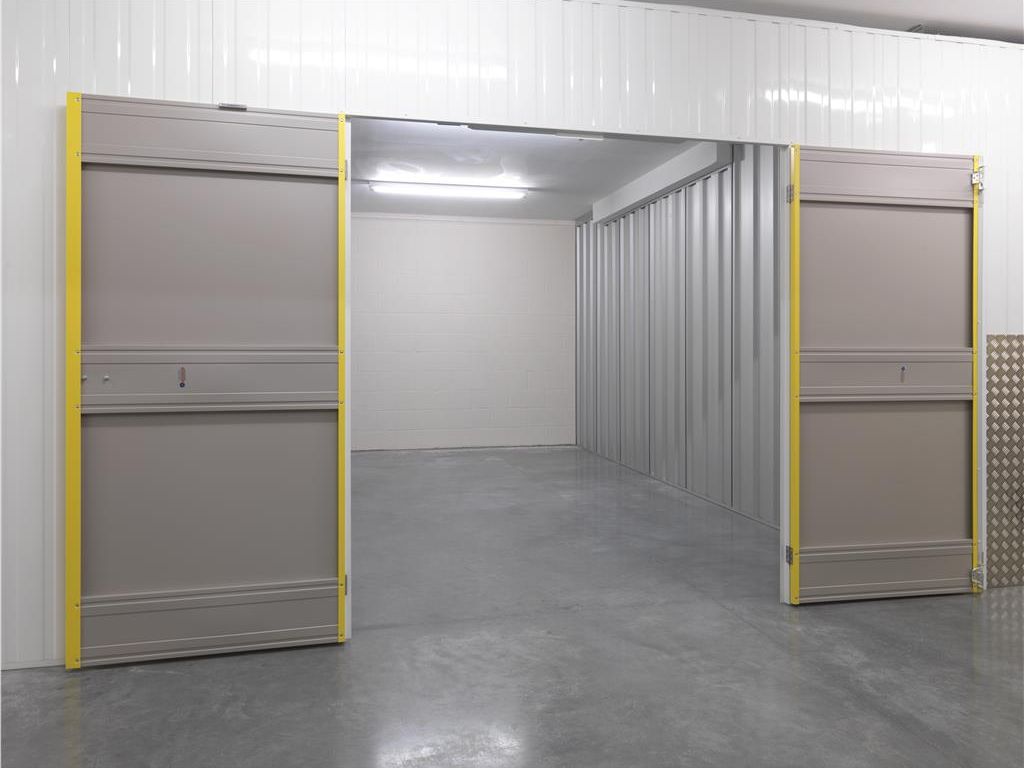 Warehouse to let in Big Yellow Battersea 55 Lombard Road, London SW11, £6,384 pa