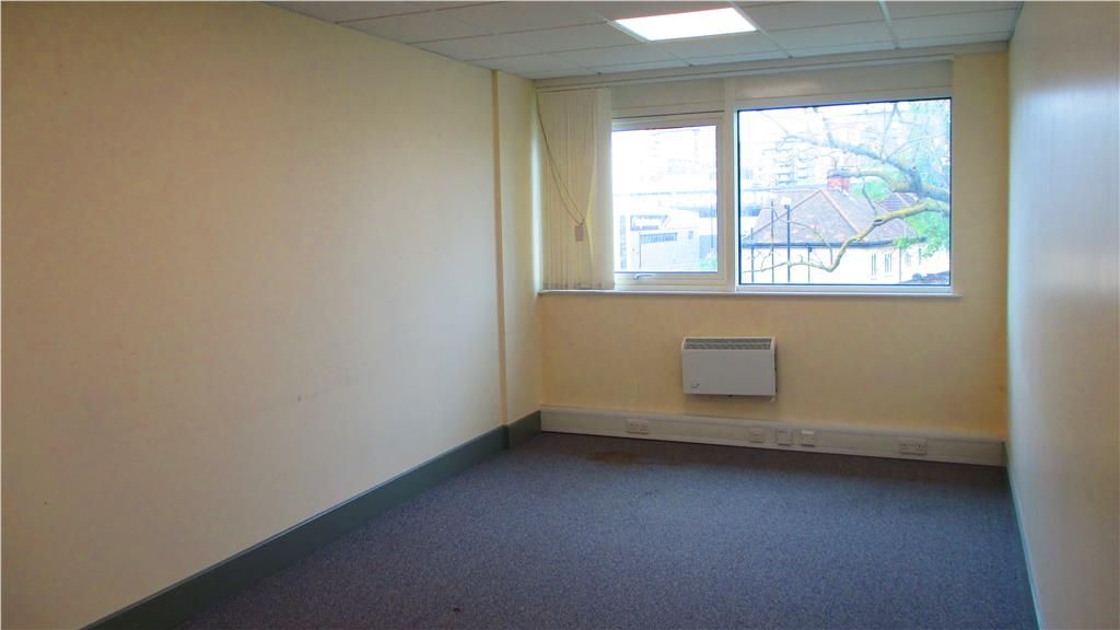 Office to let in Flexi Offcies Cardiff 65 Penarth Road, Cardiff CF10, £4,512 pa