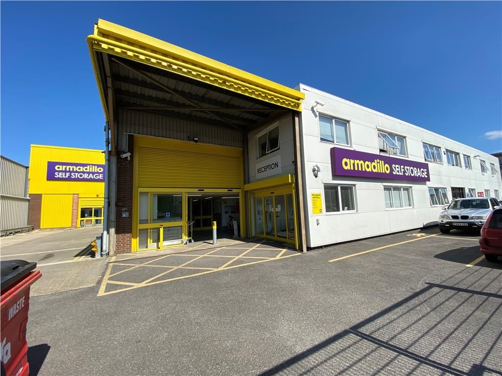 Warehouse to let in Central Avenue, West Molesey, Surrey KT8, £4,644 pa