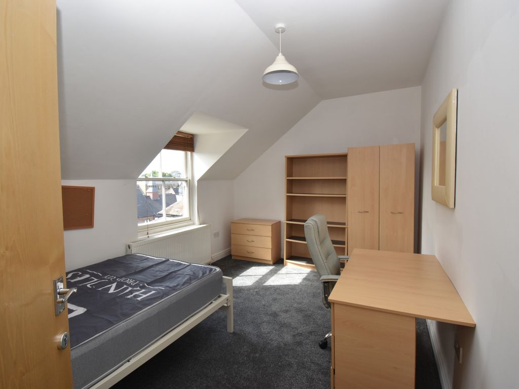 2 bed flat to rent in 50 Bath Street, Leamington Spa, Warwickshire CV31, £1,050 pcm