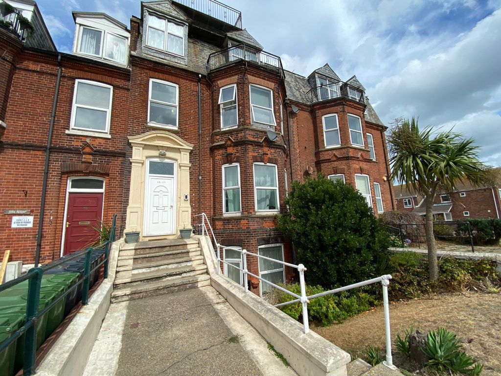 1 bed flat to rent in Avondale Road, Gorleston, Great Yarmouth NR31, £700 pcm