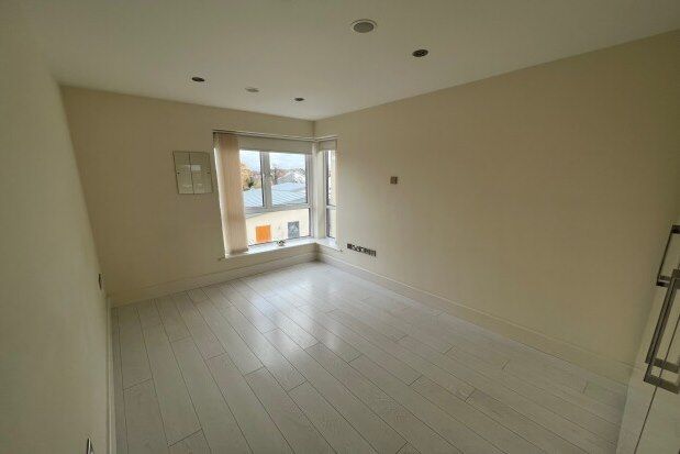 2 bed flat to rent in 10 Willow Way, Christchurch BH23, £1,600 pcm