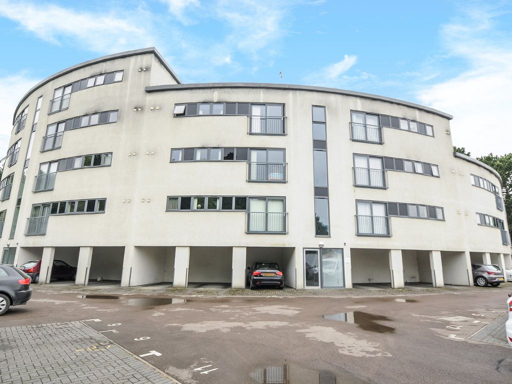 2 bed flat to rent in Gloucester Road, Cheltenham GL51, £1,250 pcm