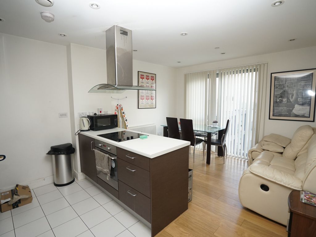 2 bed flat for sale in Wilson Tower, Christian Street E1, £440,000