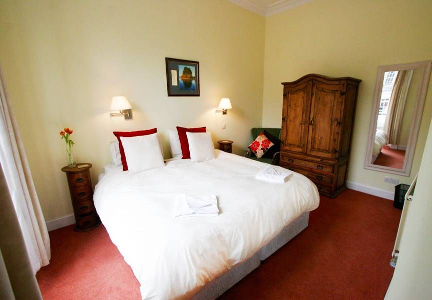 3 bed flat to rent in Frederick Street, Edinburgh EH2, £2,950 pcm