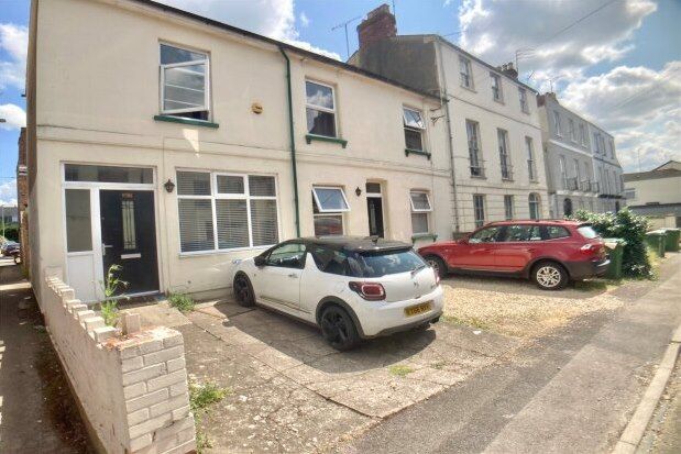 Room to rent in Grosvenor Street, Cheltenham GL52, £500 pcm