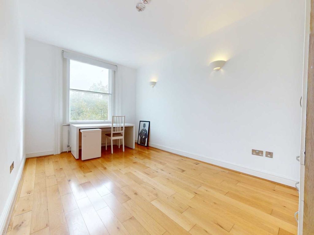 2 bed flat to rent in Queens Gate, Kensington, London SW7, £3,900 pcm