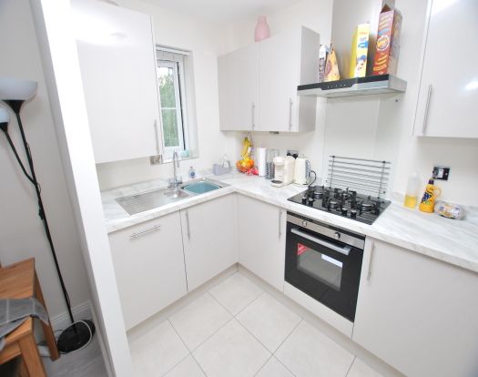 2 bed flat to rent in Leighton Road, Leighton Buzzard LU7, £1,200 pcm