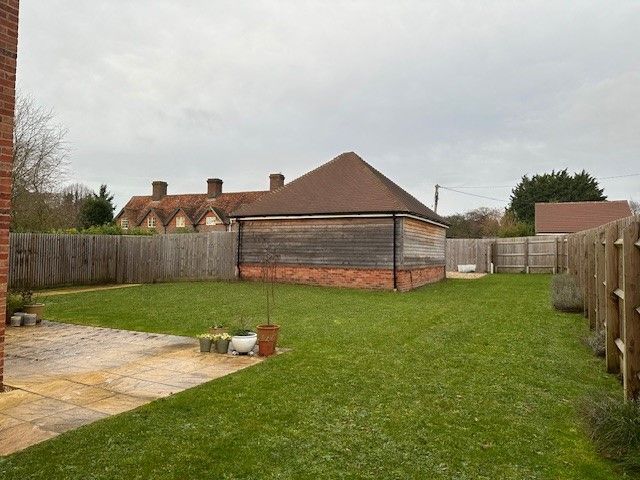 4 bed detached house for sale in Old Bothampstead Road, Beedon, Newbury RG20, £650,000