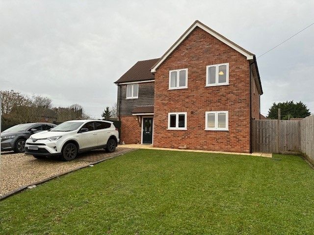 4 bed detached house for sale in Old Bothampstead Road, Beedon, Newbury RG20, £650,000