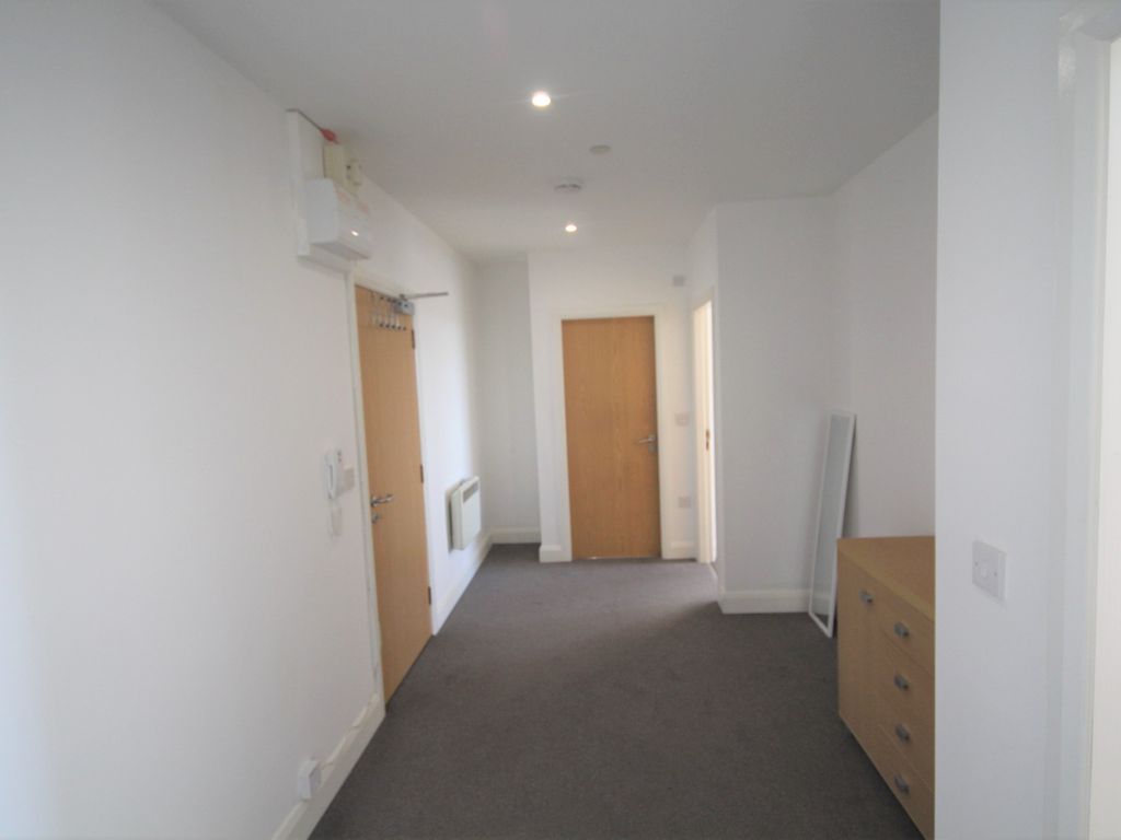 2 bed flat to rent in Ring Way, Preston, Lancashire PR1, £995 pcm