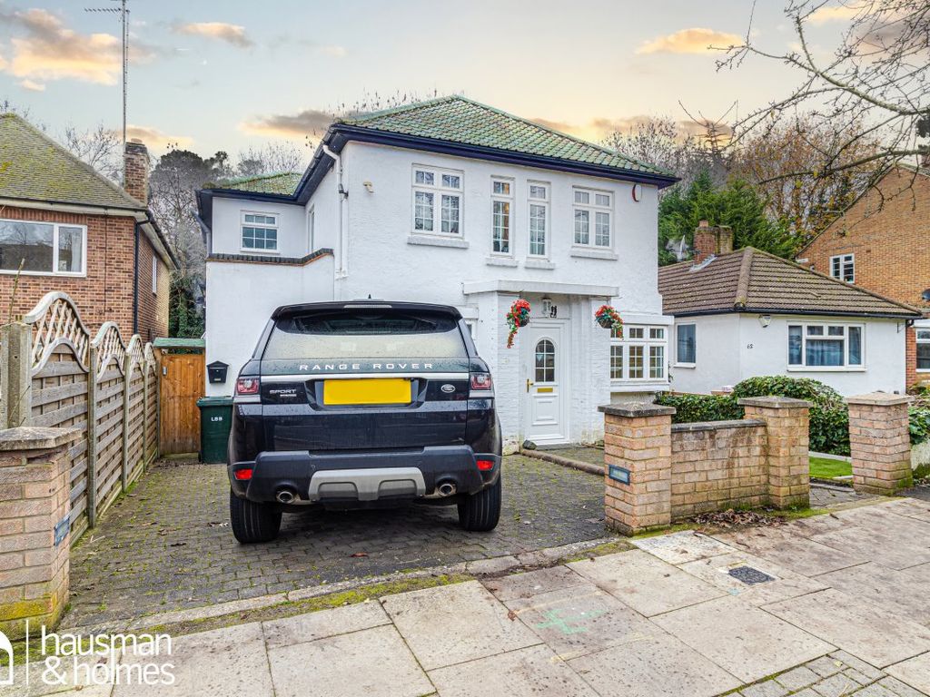 5 bed detached house to rent in Abercorn Road, London NW7, £4,250 pcm