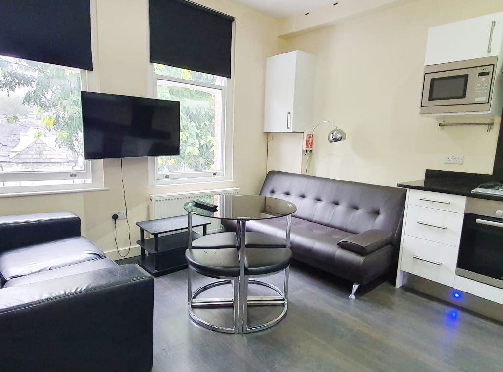 2 bed flat to rent in Wolverton Gardens, Hammersmith, London W6, £2,297 pcm