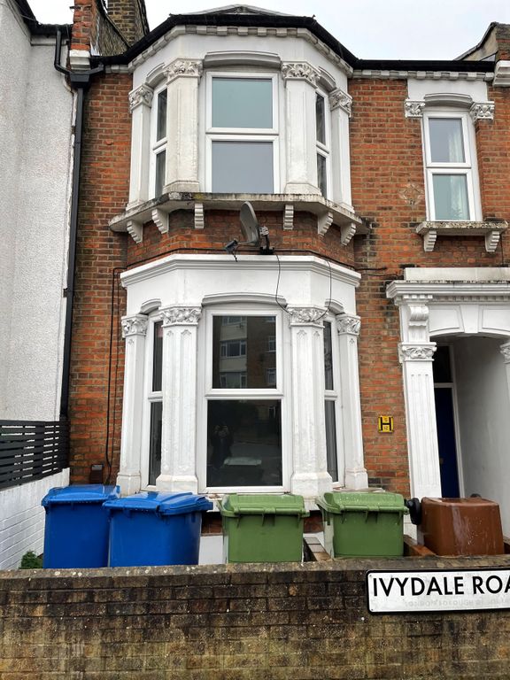 2 bed flat to rent in Ivydale Road, Nunhead SE15, £1,800 pcm
