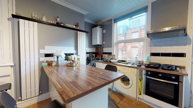 6 bed terraced house to rent in Burchett Grove, Woodhouse, Leeds LS6, £503 pppm