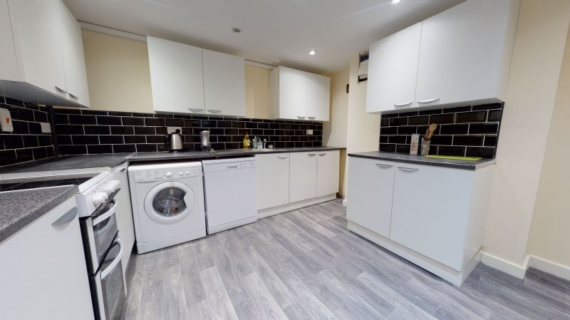 6 bed terraced house to rent in Woodhouse Street, Woodhouse, Leeds LS6, £390 pppm