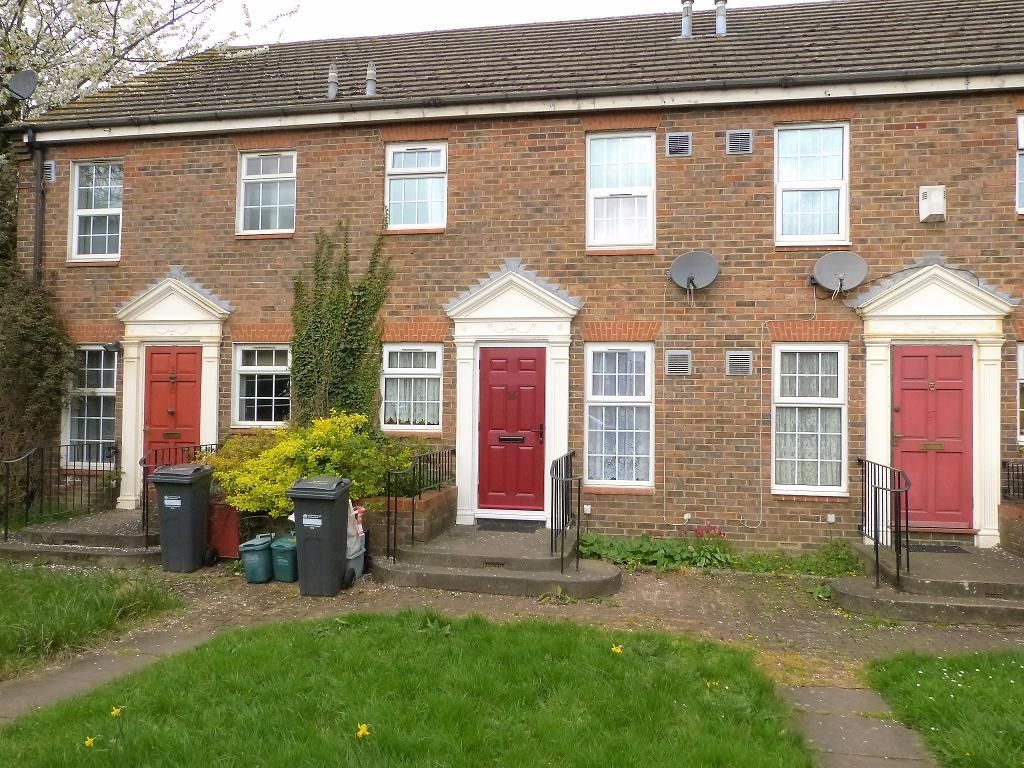 1 bed terraced house to rent in Brunel Close, Cranford TW5, £1,100 pcm