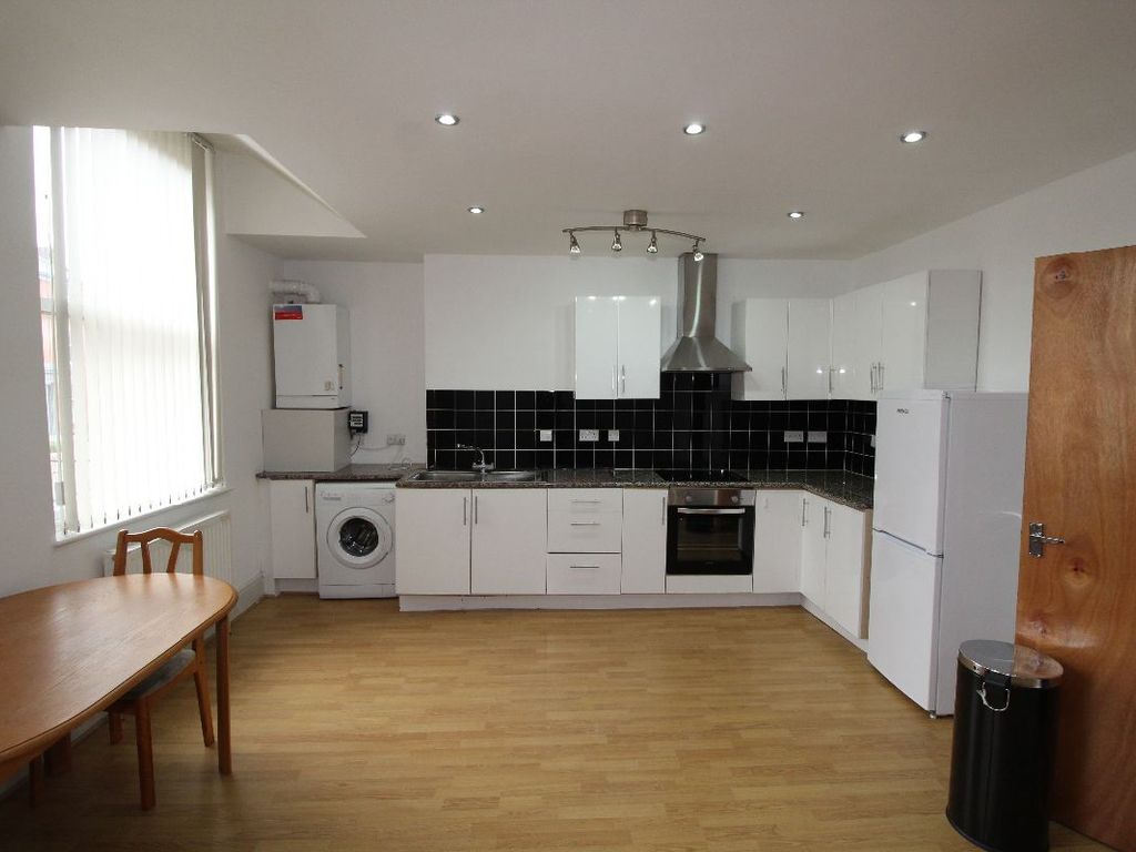 2 bed flat to rent in Fishergate Hill Flat, Preston, Lancashire PR1, £498 pppm
