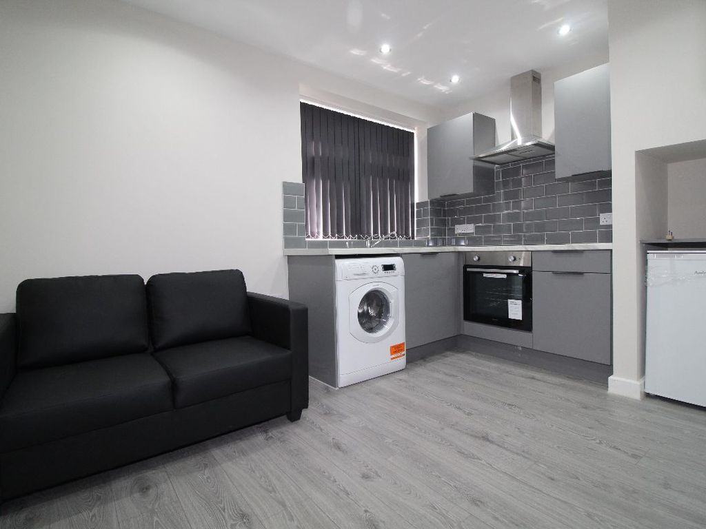 1 bed flat to rent in Market Street West Flat, Preston, Lancashire PR1, £715 pcm