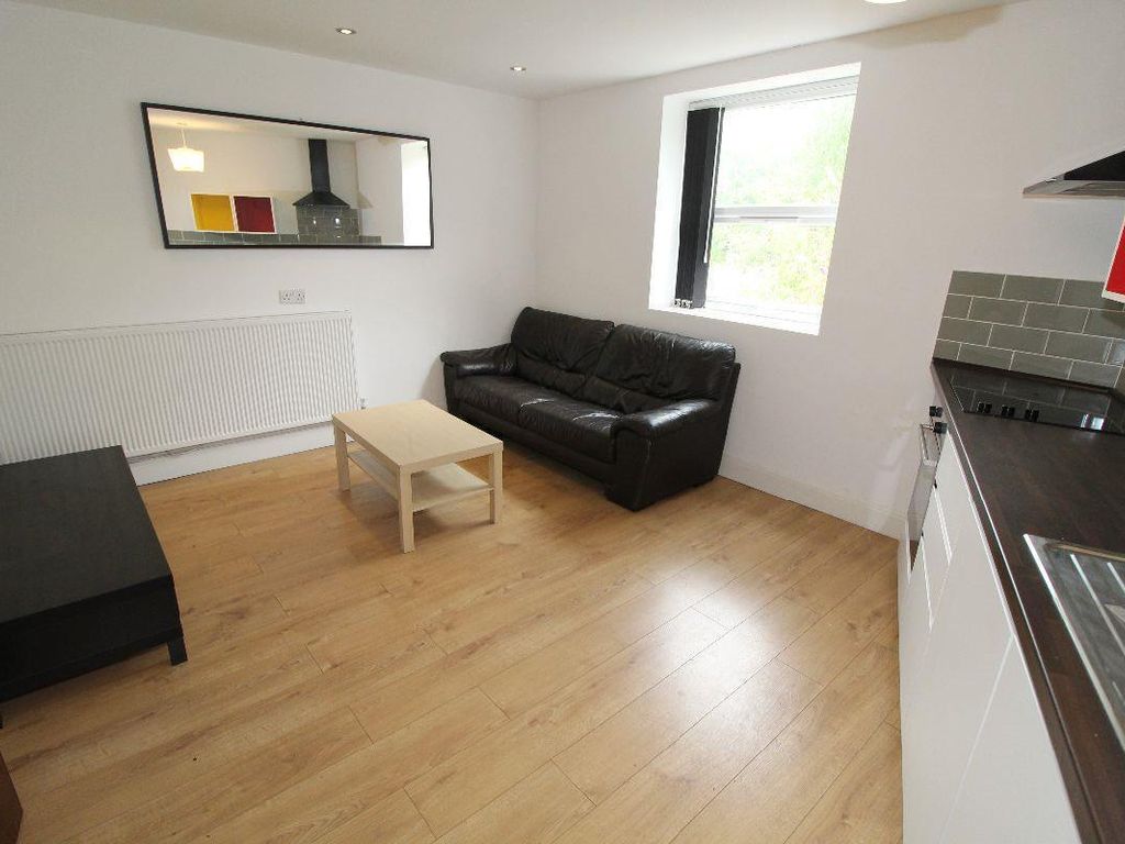 Studio to rent in Fylde Road, Flat 02, Preston, Lancashire PR1, £464 pppm