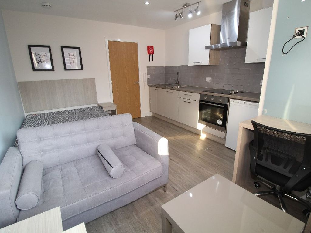 1 bed flat to rent in Winckley Square, Flat 12, Preston, Lancashire PR1, £628 pcm