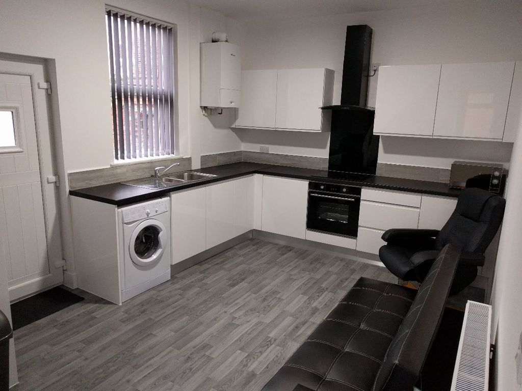 3 bed terraced house to rent in Norris Street, Preston, Lancashire PR1, £442 pppm