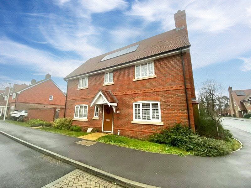 3 bed semi-detached house to rent in Cammell Close, Wokingham, Berkshire RG41, £2,300 pcm